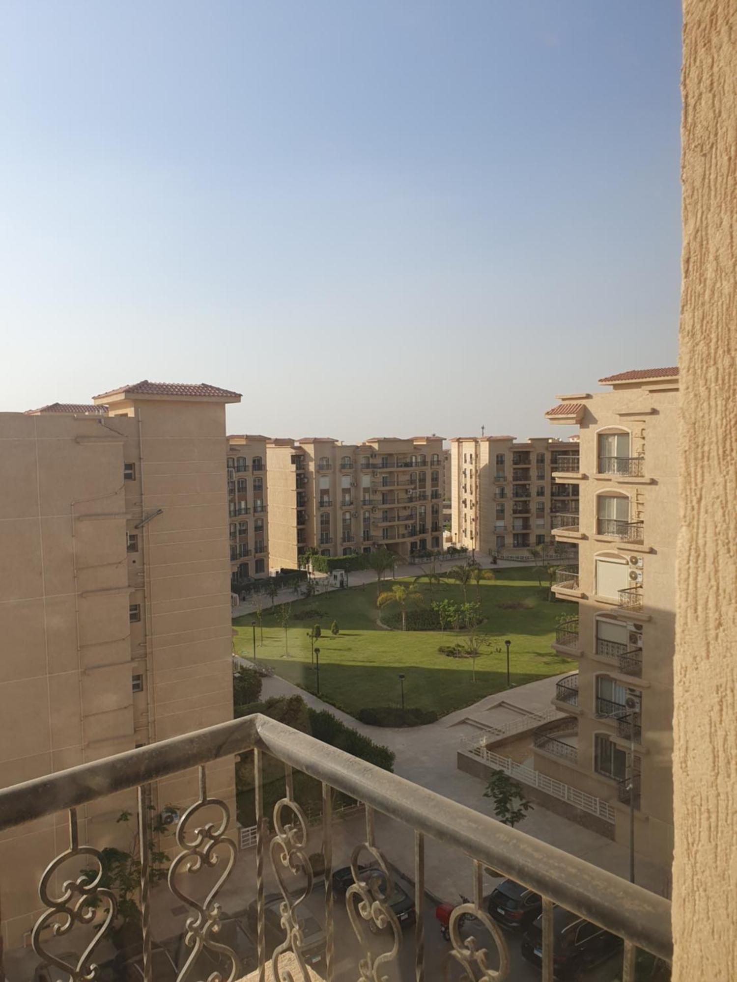 Apartment Clubside Retreat In Rehab Cairo